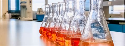  Heptane: A Solvente Incrivelmente Versátil para Aplicações Industrials Intensivas!